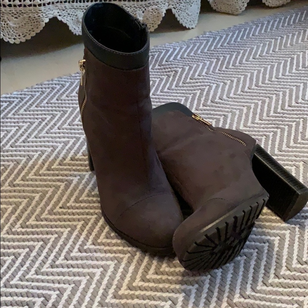 Juicy couture boots